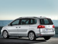 Volkswagen Sharan (2011) - picture 2 of 4