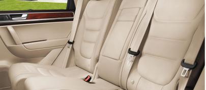 Volkswagen Touareg 3.0 TDI Clean Diesel (2011) - picture 4 of 5