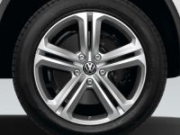 Volkswagen Touareg R-Line Plus (2011) - picture 2 of 2
