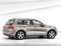 Volkswagen Touareg (2011) - picture 8 of 12