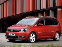 Volkswagen Touran (2011) - picture 1 of 3