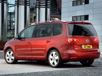 Volkswagen Touran (2011) - picture 2 of 3