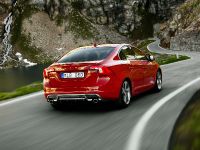 Volvo S60 R-Design (2011) - picture 2 of 7