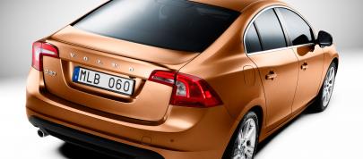 Volvo S60 (2011) - picture 4 of 26