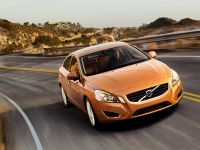 Volvo S60 (2011) - picture 2 of 26