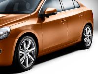Volvo S60 (2011) - picture 5 of 26