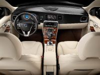 Volvo S60 (2011) - picture 13 of 26
