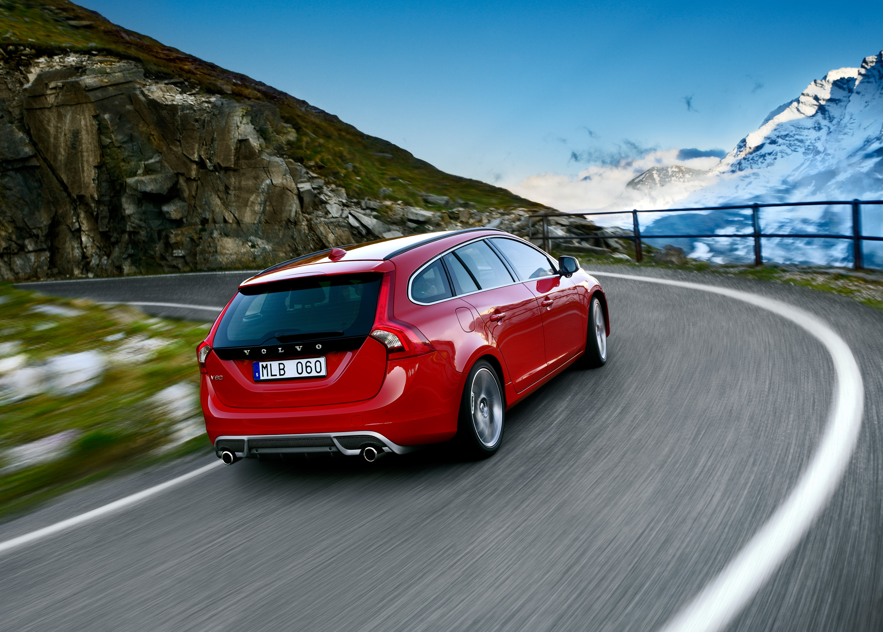 Volvo V60 R-Design