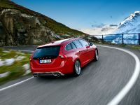 Volvo V60 R-Design (2011) - picture 5 of 7