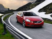 Volvo V60 R-Design (2011) - picture 2 of 7