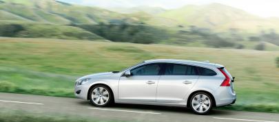 Volvo V60 (2011) - picture 7 of 20
