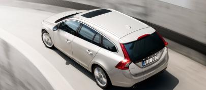 Volvo V60 (2011) - picture 15 of 20