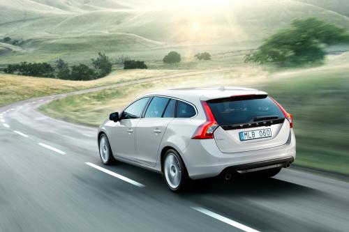 Volvo V60 (2011) - picture 8 of 20