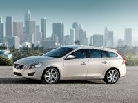 Volvo V60 (2011) - picture 1 of 20