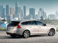Volvo V60 (2011) - picture 5 of 20