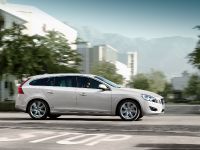 Volvo V60 (2011) - picture 3 of 20