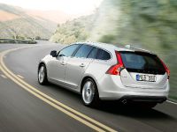 Volvo V60 (2011) - picture 11 of 20