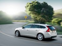 Volvo V60 (2011) - picture 18 of 20