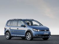 Volkswagen CrossTouran (2011) - picture 3 of 15