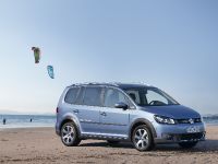 Volkswagen CrossTouran (2011) - picture 7 of 15