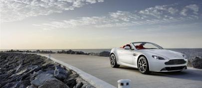 Aston Martin V8 Vantage (2012) - picture 12 of 19