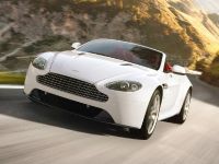 Aston Martin V8 Vantage (2012) - picture 11 of 19