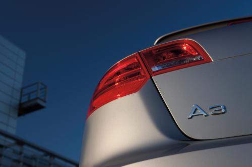 Audi A3 2 0 TFSI S line (2012) - picture 8 of 13