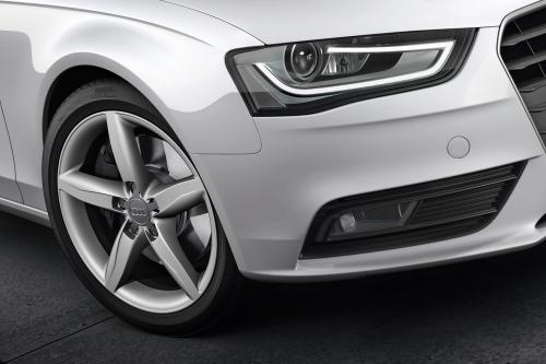Audi A4 Avant (2012) - picture 8 of 14