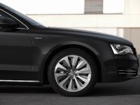 Audi A8 Hybrid - production version (2012) - picture 14 of 42