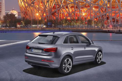 Audi Q3 quattro S line (2012) - picture 8 of 13