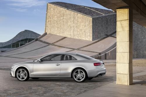 Audi S5 Coupe (2012) - picture 8 of 22