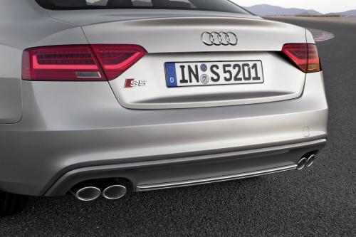 Audi S5 Coupe (2012) - picture 17 of 22