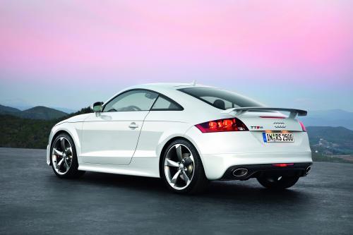 Audi TT-RS (2012) - picture 17 of 54