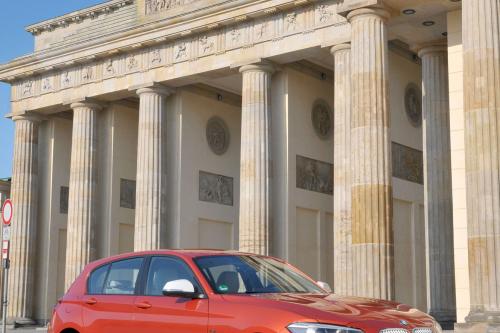 BMW 1-Series Urban Line (2012) - picture 41 of 82