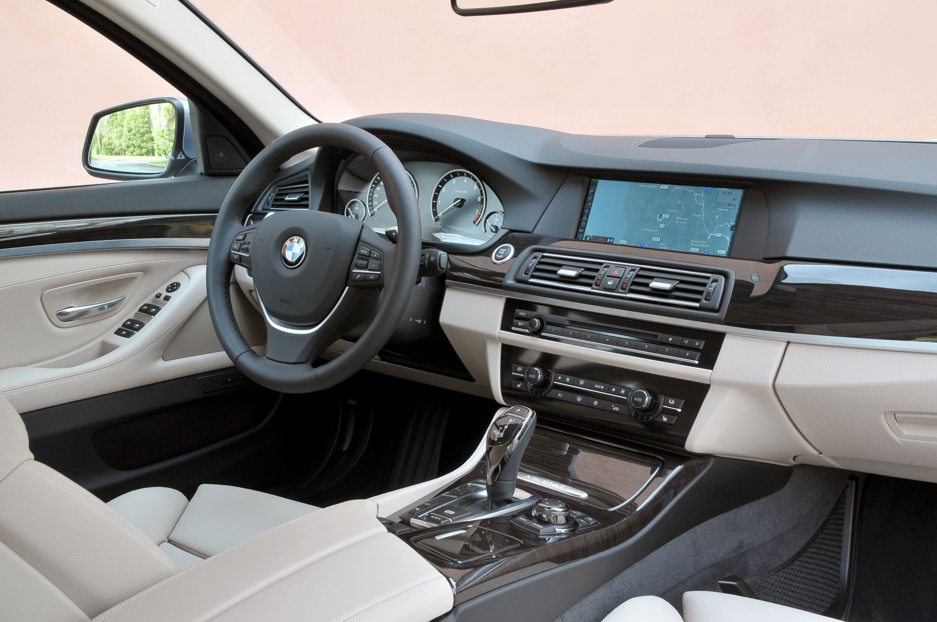 X5 hybrid. BMW 5 f10 Interior. БМВ x5 f10. BMW 5 f10 Interior Black. BMW f10 Interior.