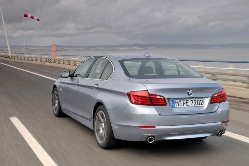BMW F10 Active Hybrid 5 (2012) - picture 8 of 64