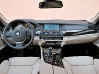 BMW F10 Active Hybrid 5 (2012) - picture 46 of 64