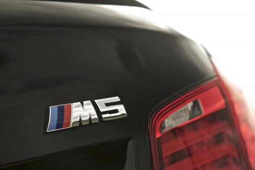 BMW F10 M5 Saloon UK (2012) - picture 24 of 27