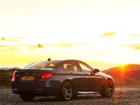 BMW F10 M5 Saloon UK (2012) - picture 2 of 27