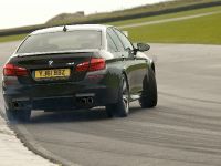 BMW F10 M5 Saloon UK (2012) - picture 5 of 27