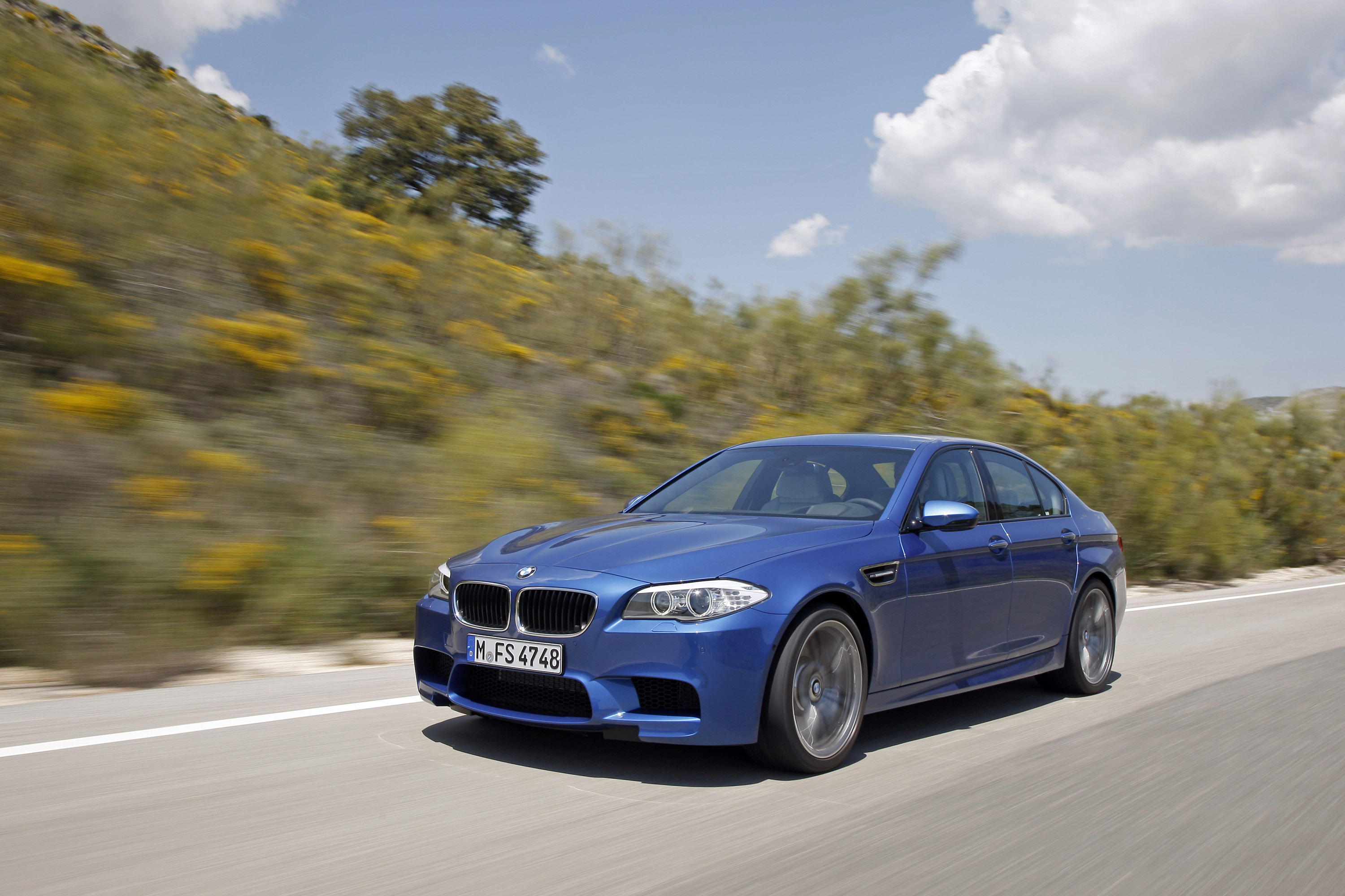 Покоя м5. BMW m5 2012. BMW m5 f10. BMW m5 f10 2012. БМВ м5 седан.