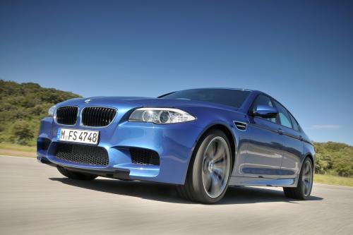BMW M5 F10 (2012) - picture 16 of 98