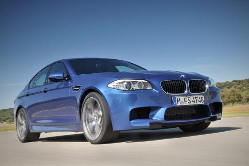 BMW M5 F10 (2012) - picture 17 of 98
