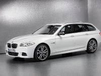 BMW M550d xDrive Touring (2012) - picture 2 of 4