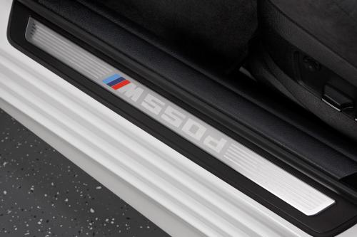 BMW M550d xDrive (2012) - picture 17 of 87