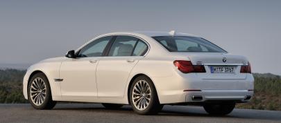 BMW Series 7 (2013) - picture 12 of 21