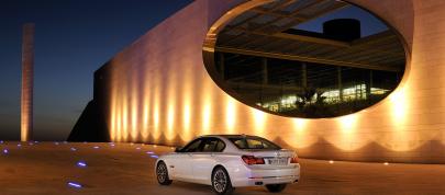 BMW Series 7 (2013) - picture 15 of 21
