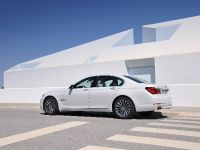 BMW Series 7 (2013) - picture 11 of 21