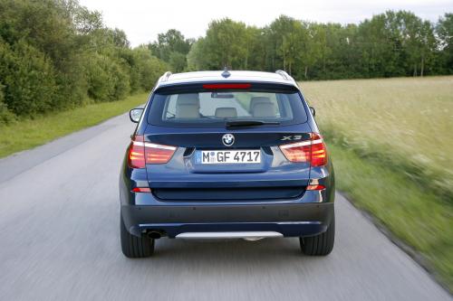 BMW X3 (2012) - picture 16 of 19
