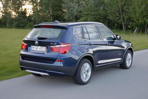 BMW X3 (2012) - picture 17 of 19